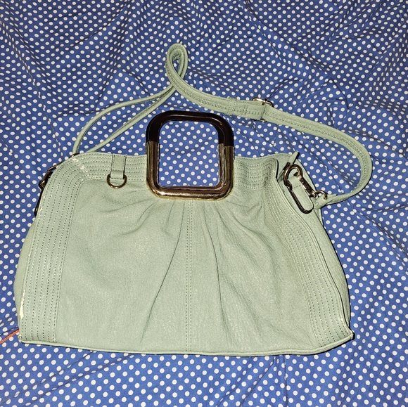 Size 11 in men's pumas like new worn only a few times 30$. Jewelry box like new. - Picture 2 of 15